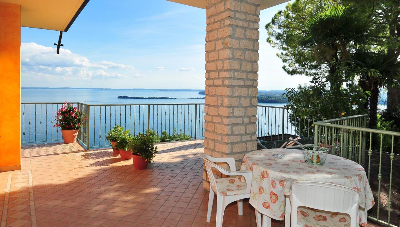 Villa Panorama Residence Gardone Riviera Exterior photo